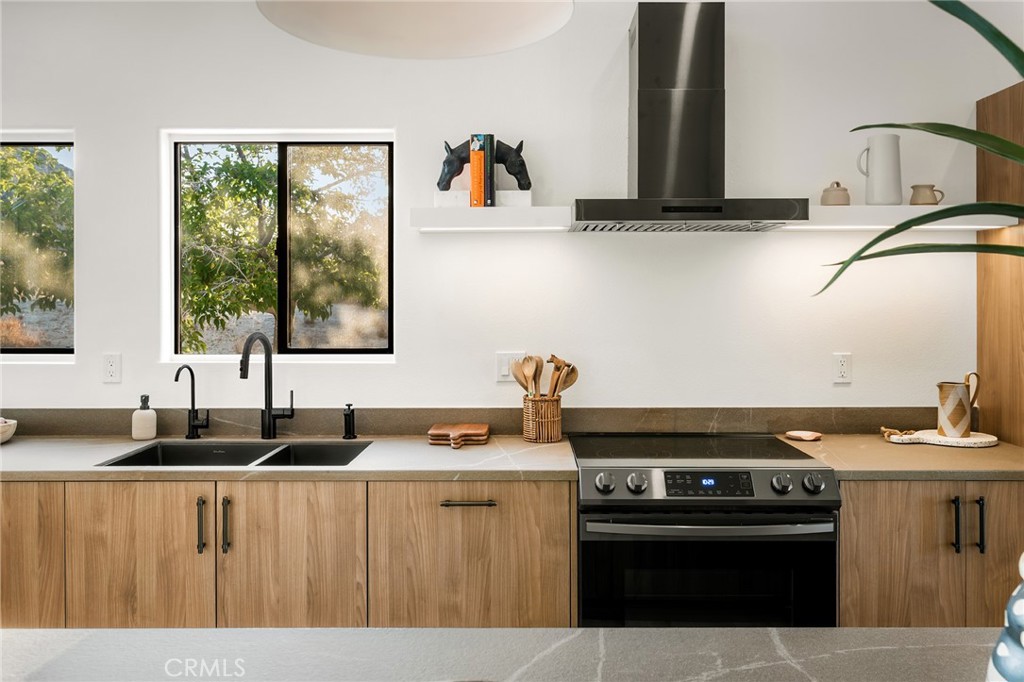 53655 Annie Oakley Rd, Pioneertown, CA 92268