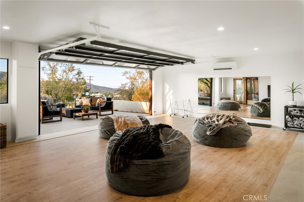 53655 Annie Oakley Rd, Pioneertown, CA 92268