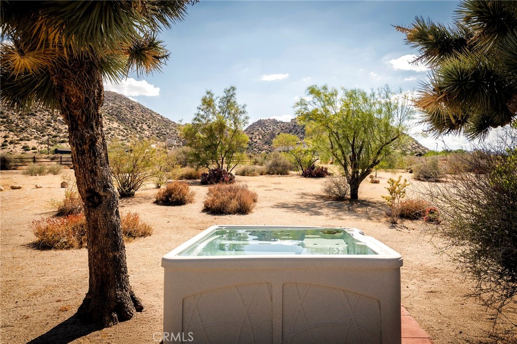 53655 Annie Oakley Rd, Pioneertown, CA 92268