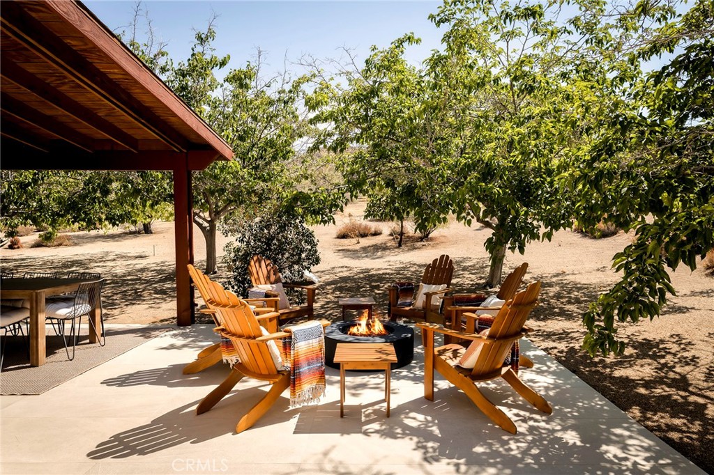 53655 Annie Oakley Rd, Pioneertown, CA 92268