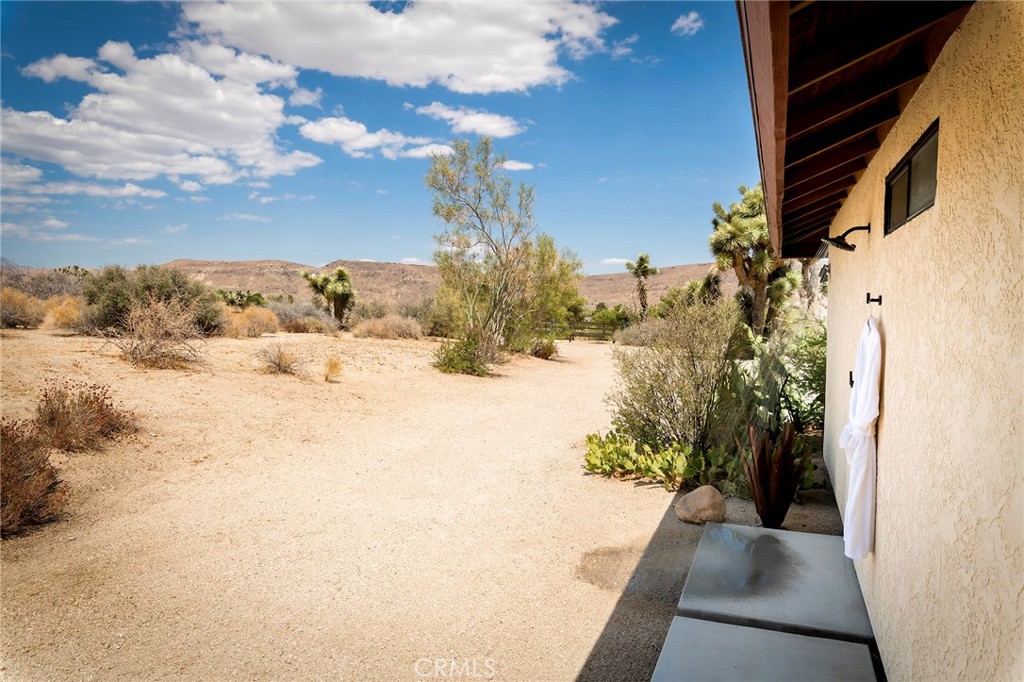 53655 Annie Oakley Rd, Pioneertown, CA 92268