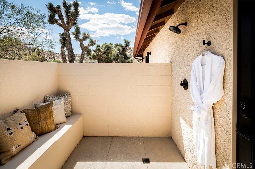 53655 Annie Oakley Rd, Pioneertown, CA 92268