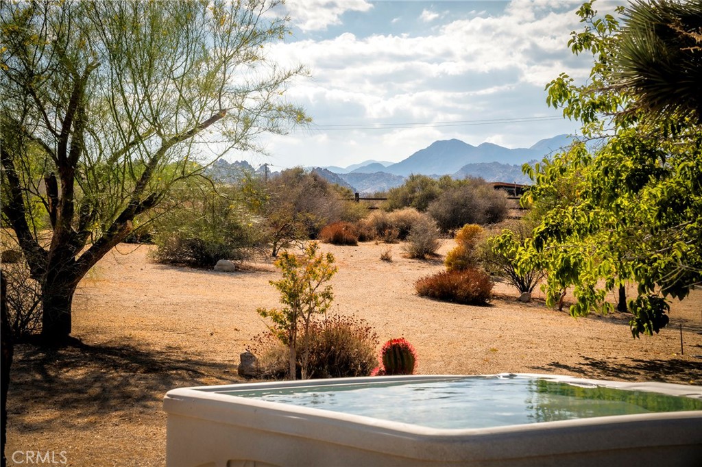 53655 Annie Oakley Rd, Pioneertown, CA 92268