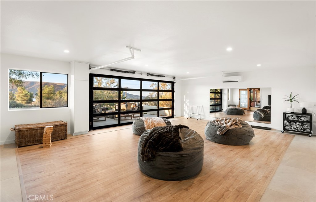 53655 Annie Oakley Rd, Pioneertown, CA 92268