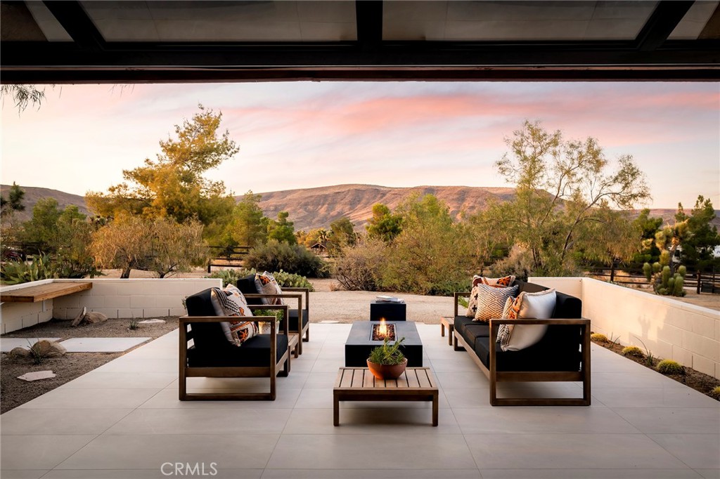 53655 Annie Oakley Rd, Pioneertown, CA 92268