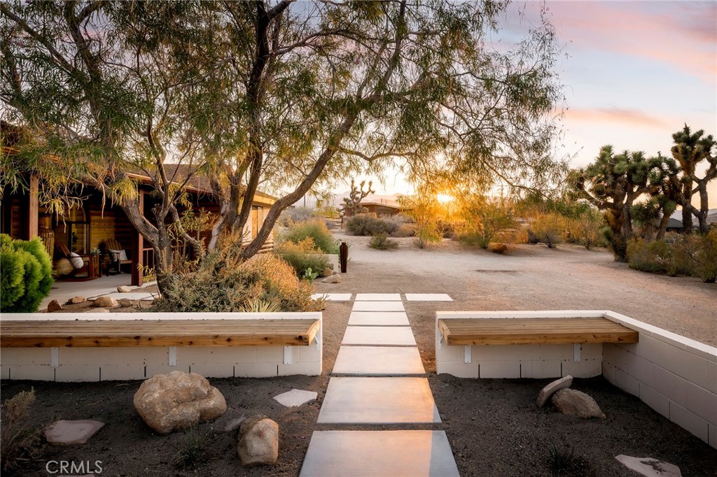 53655 Annie Oakley Rd, Pioneertown, CA 92268