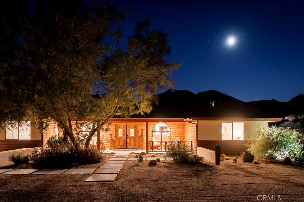 53655 Annie Oakley Rd, Pioneertown, CA 92268