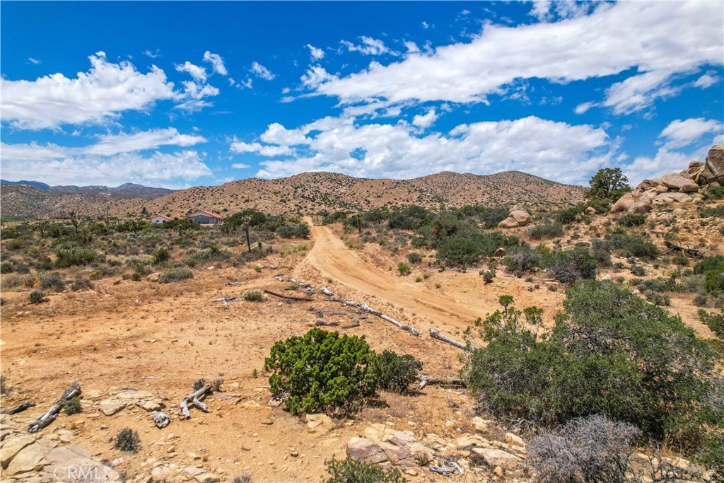 51098 Geronimo Trl, Pioneertown, CA 92286