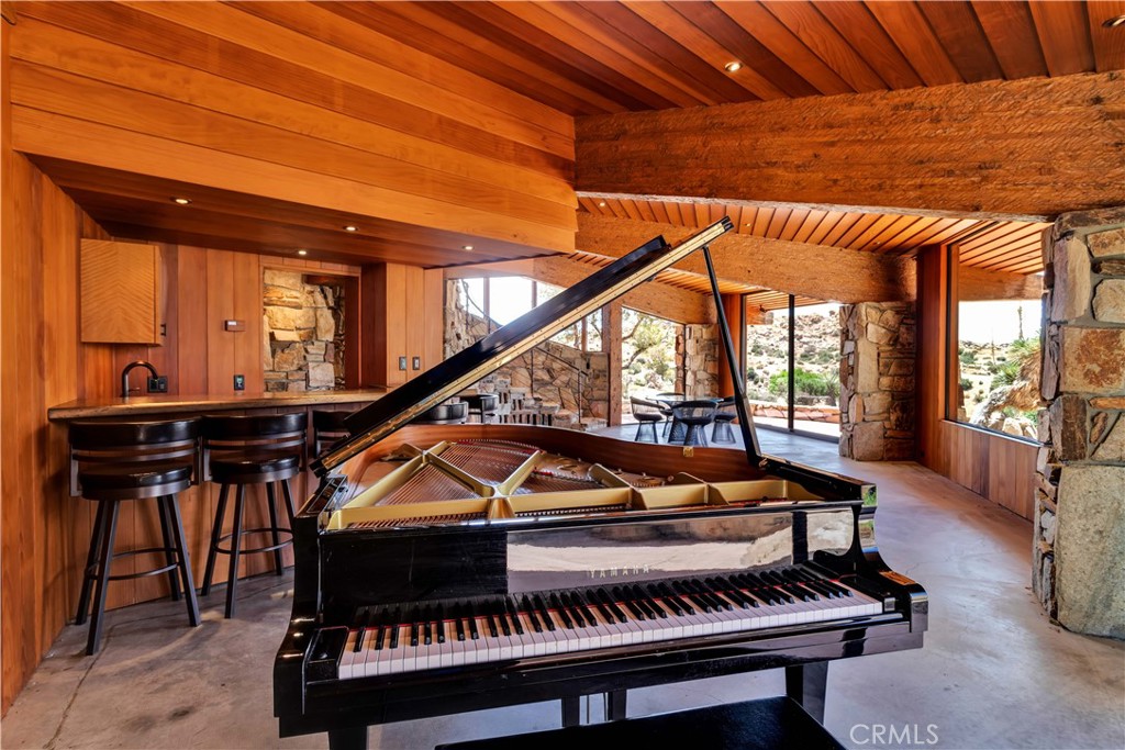 55290 Flying Tigers Rd, Pioneertown, CA 92268