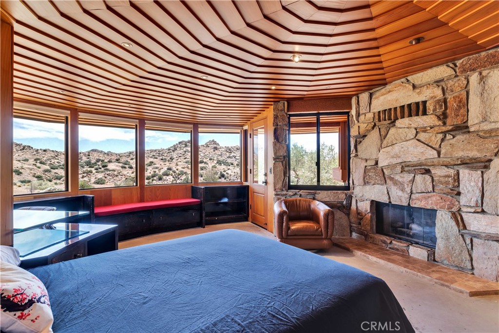 55290 Flying Tigers Rd, Pioneertown, CA 92268