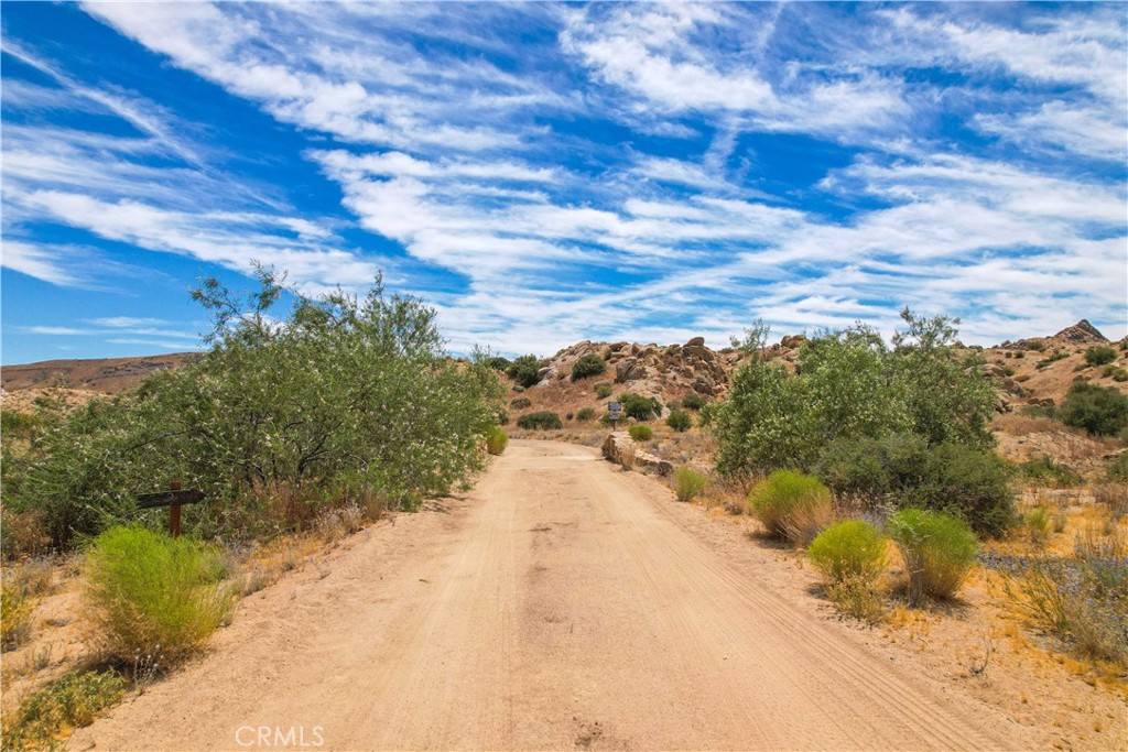 55290 Flying Tigers Rd, Pioneertown, CA 92268