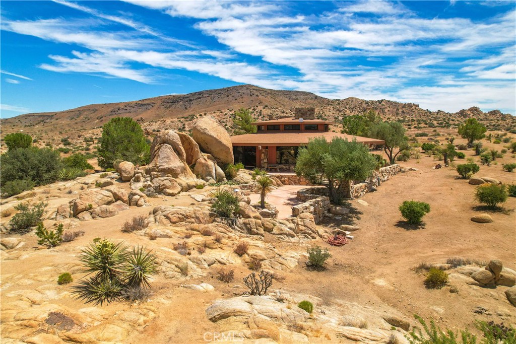 55290 Flying Tigers Rd, Pioneertown, CA 92268