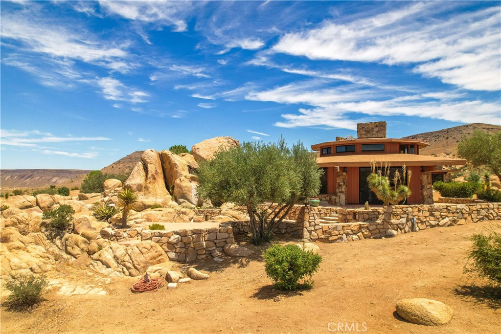 55290 Flying Tigers Rd, Pioneertown, CA 92268