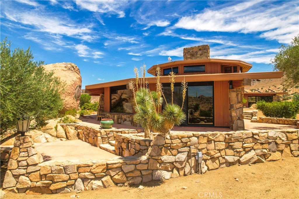 55290 Flying Tigers Rd, Pioneertown, CA 92268