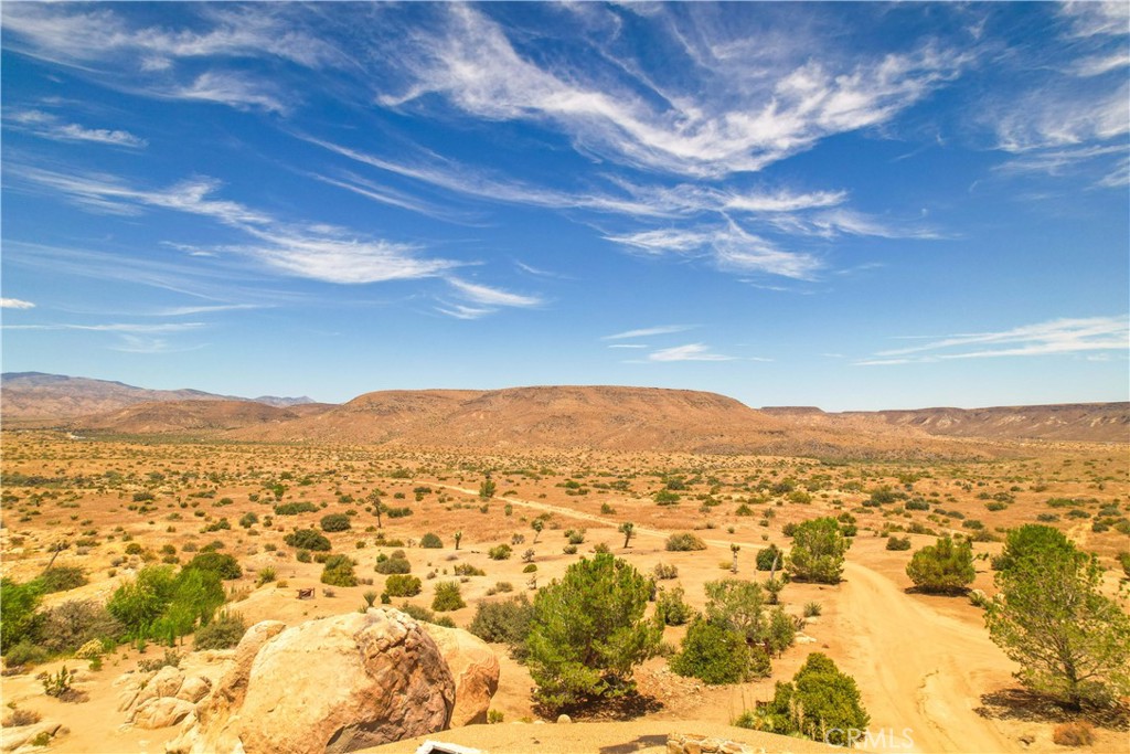 55290 Flying Tigers Rd, Pioneertown, CA 92268