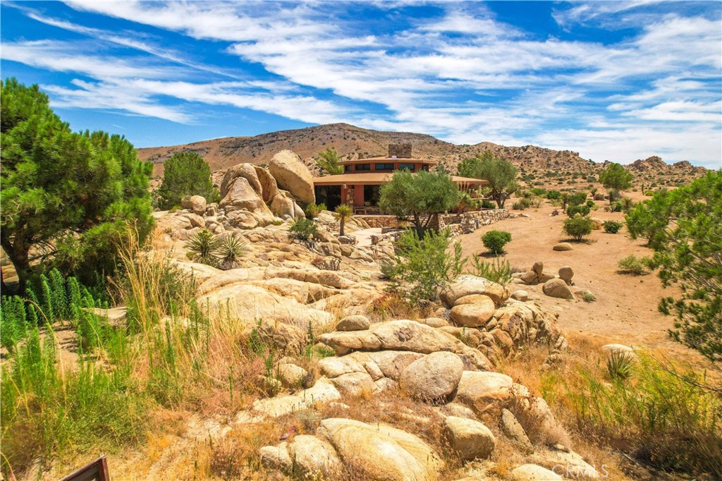 55290 Flying Tigers Rd, Pioneertown, CA 92268