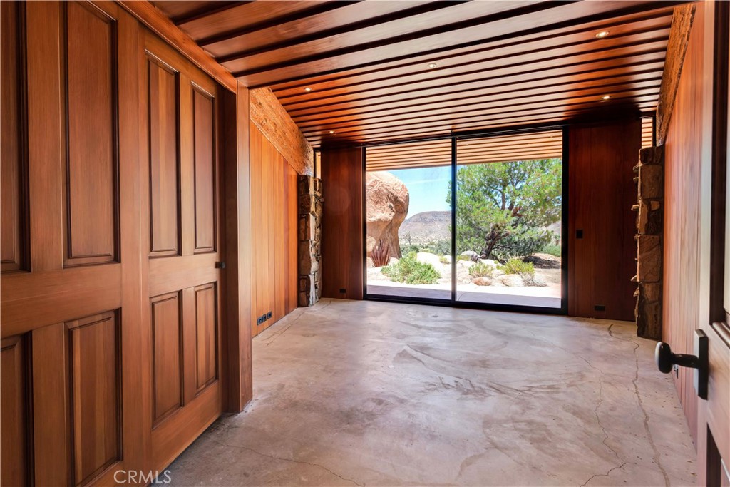 55290 Flying Tigers Rd, Pioneertown, CA 92268