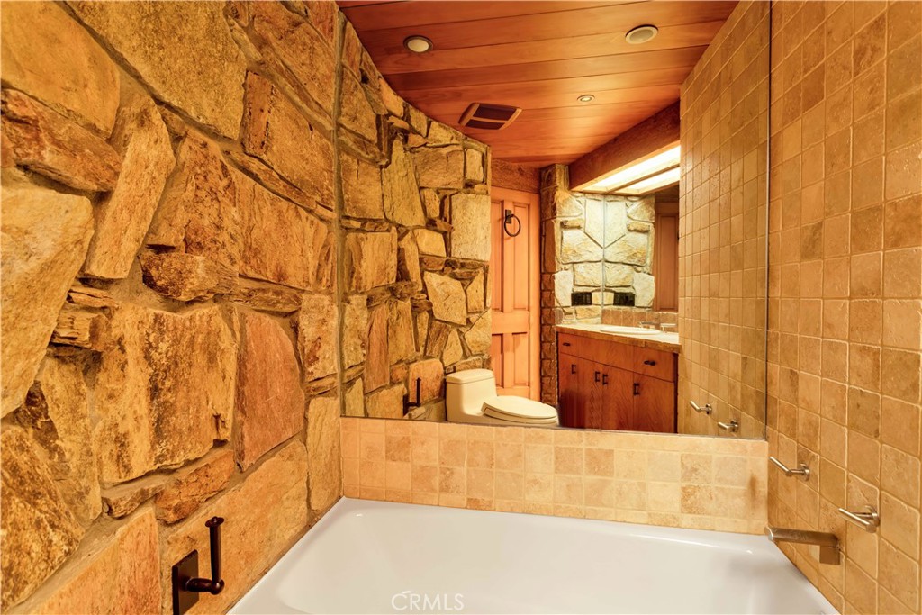 55290 Flying Tigers Rd, Pioneertown, CA 92268