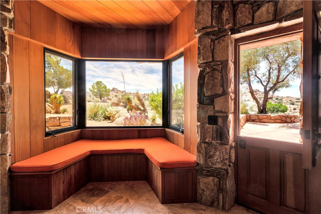 55290 Flying Tigers Rd, Pioneertown, CA 92268