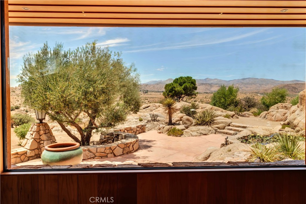 55290 Flying Tigers Rd, Pioneertown, CA 92268