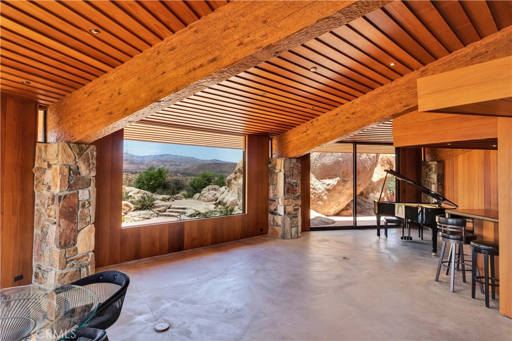 55290 Flying Tigers Rd, Pioneertown, CA 92268