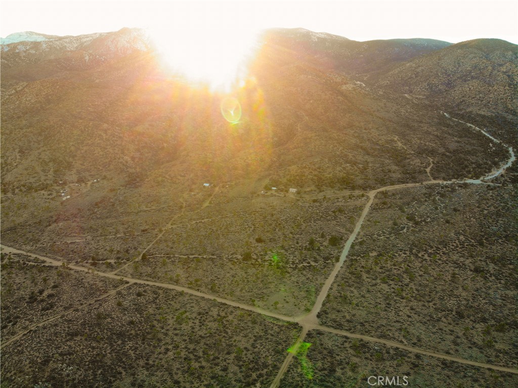 1530 Orion Trl, Pioneertown, CA 92268