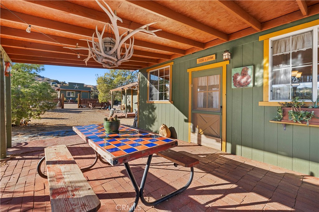 2860 Orange Trl, Pioneertown, CA 92268