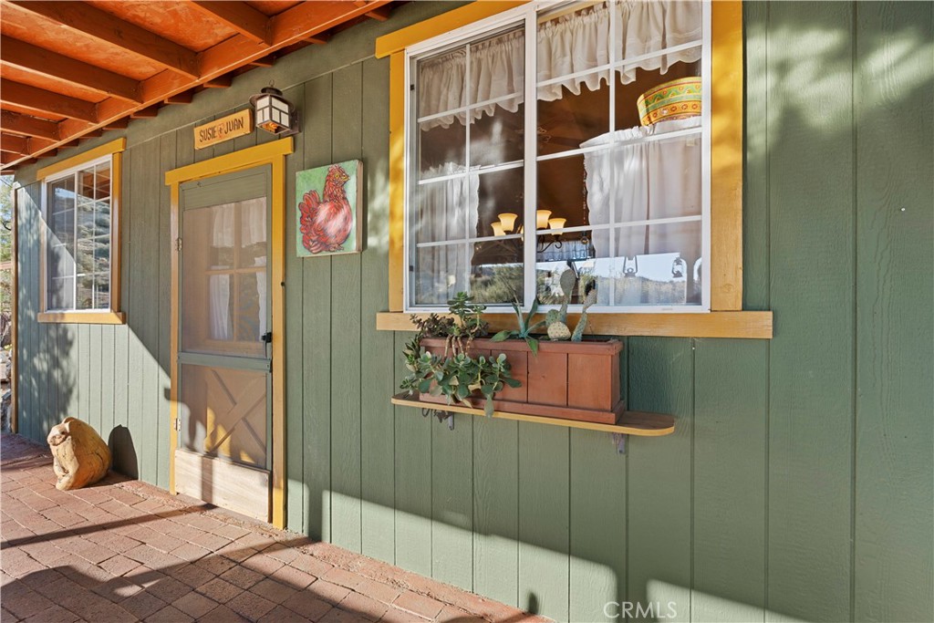 2860 Orange Trl, Pioneertown, CA 92268