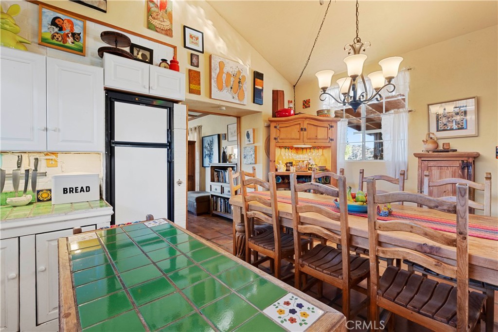 2860 Orange Trl, Pioneertown, CA 92268