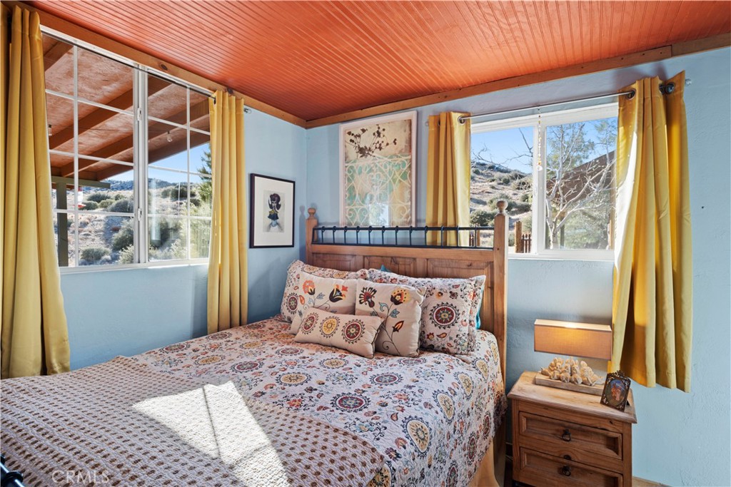 2860 Orange Trl, Pioneertown, CA 92268