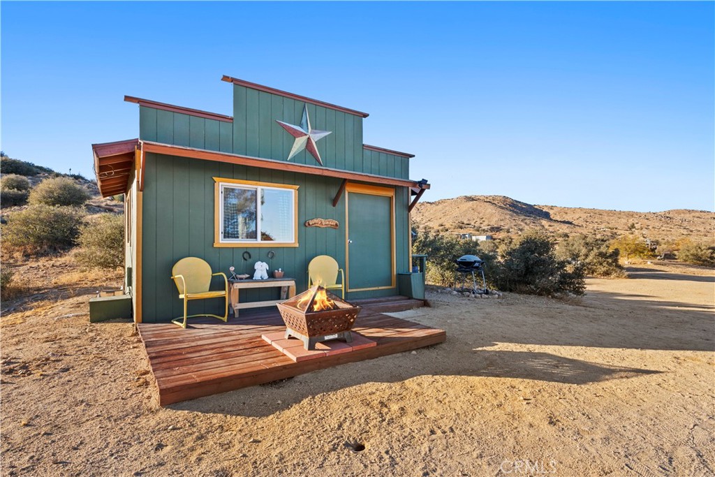 2860 Orange Trl, Pioneertown, CA 92268