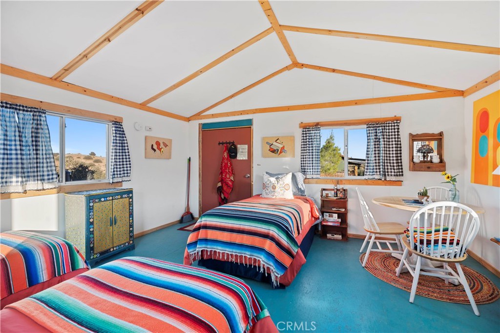 2860 Orange Trl, Pioneertown, CA 92268