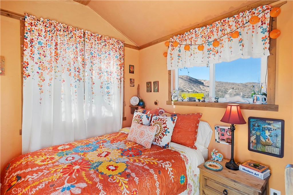 2860 Orange Trl, Pioneertown, CA 92268