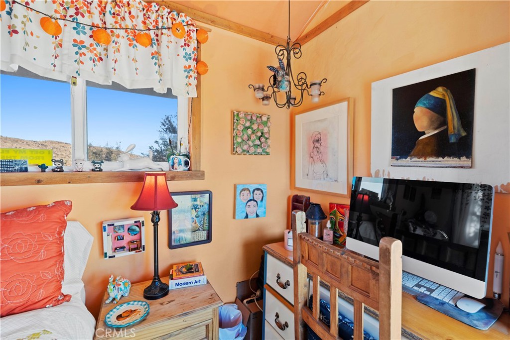 2860 Orange Trl, Pioneertown, CA 92268