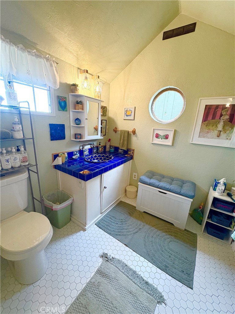 2860 Orange Trl, Pioneertown, CA 92268