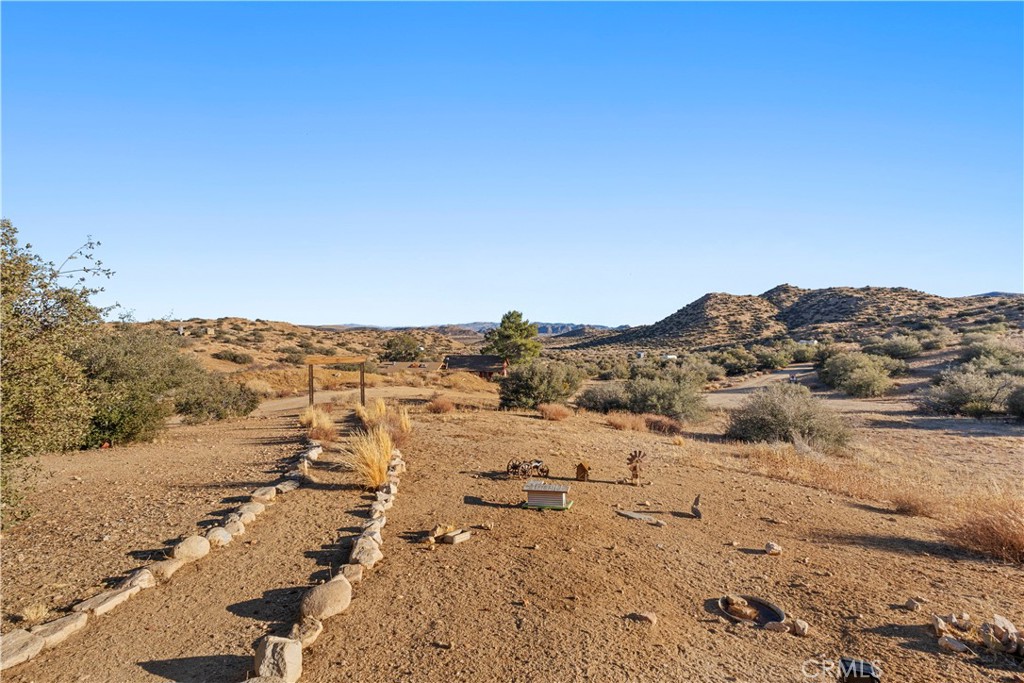 2860 Orange Trl, Pioneertown, CA 92268