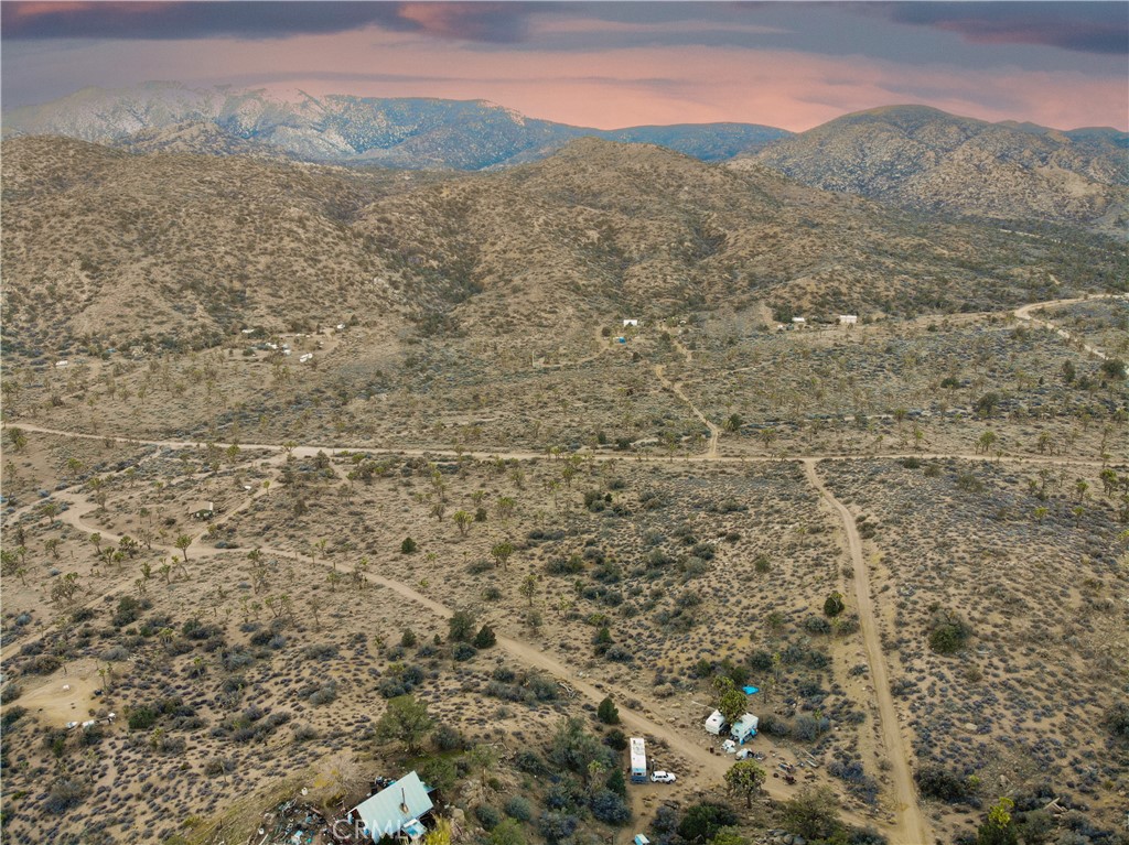 1352 Orion Trl, Pioneertown, CA 92268