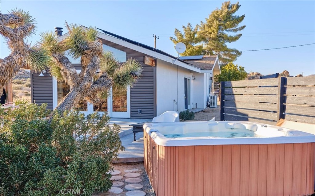 52733 Oak Dr, Pioneertown, CA 92268