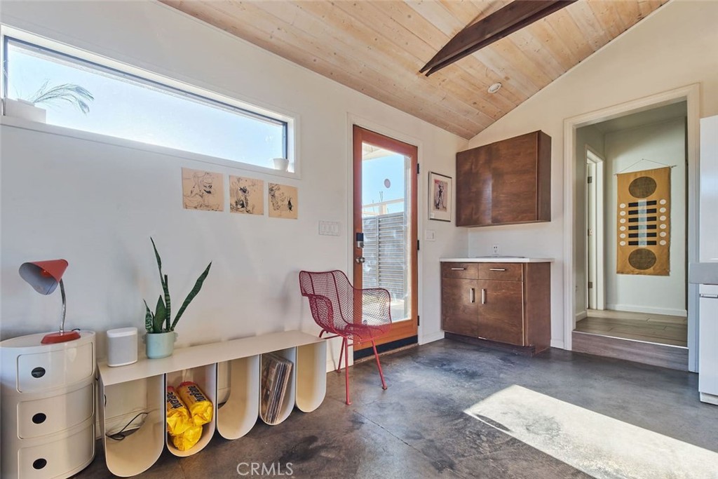 52733 Oak Dr, Pioneertown, CA 92268