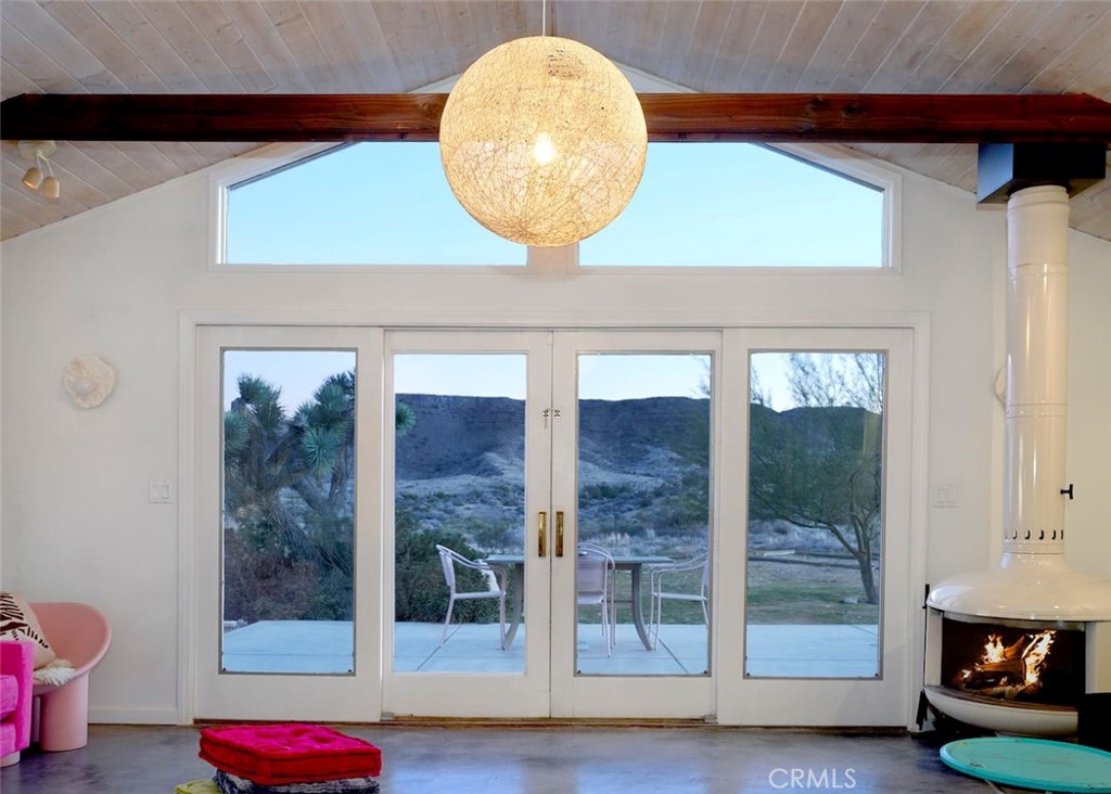 52733 Oak Dr, Pioneertown, CA 92268