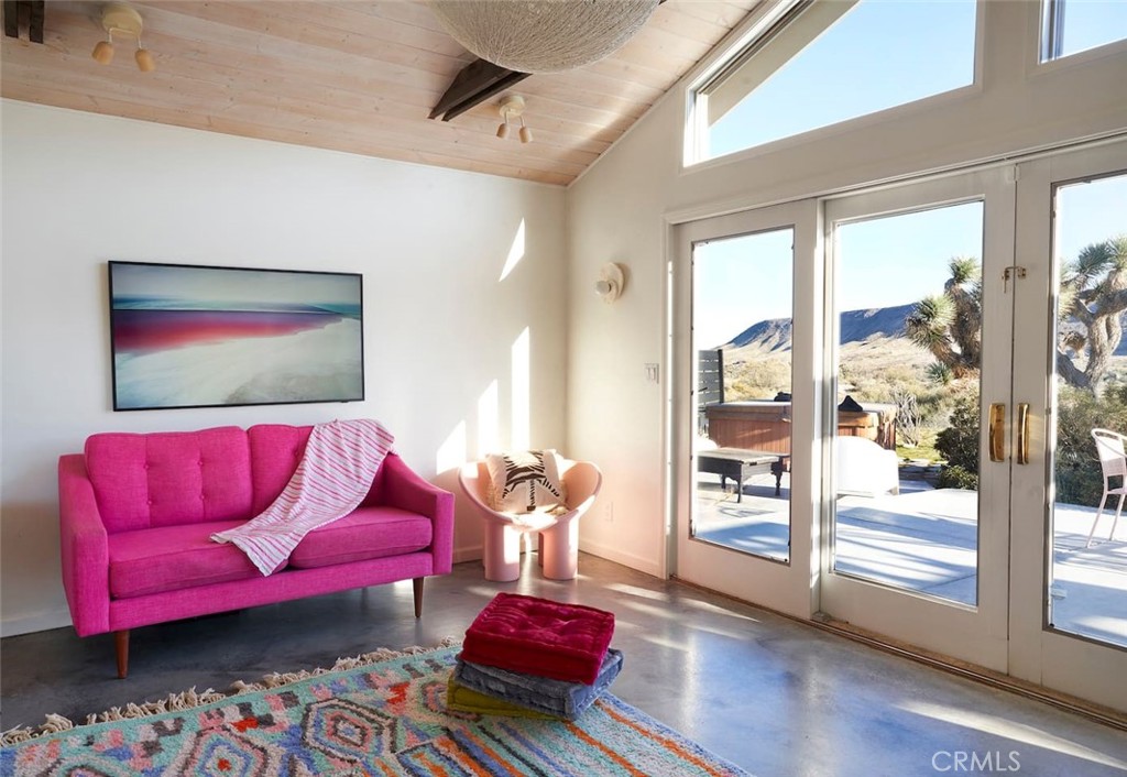 52733 Oak Dr, Pioneertown, CA 92268