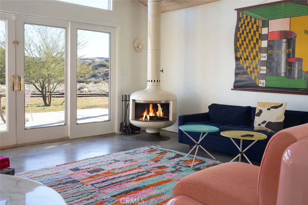 52733 Oak Dr, Pioneertown, CA 92268