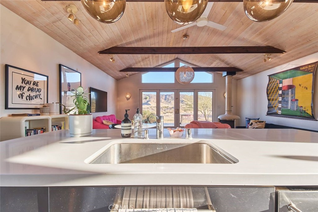 52733 Oak Dr, Pioneertown, CA 92268