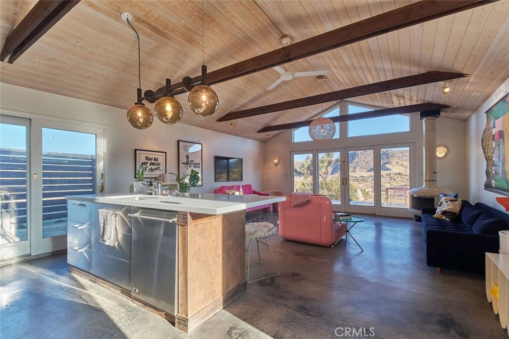 52733 Oak Dr, Pioneertown, CA 92268