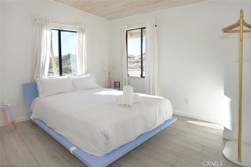 52733 Oak Dr, Pioneertown, CA 92268