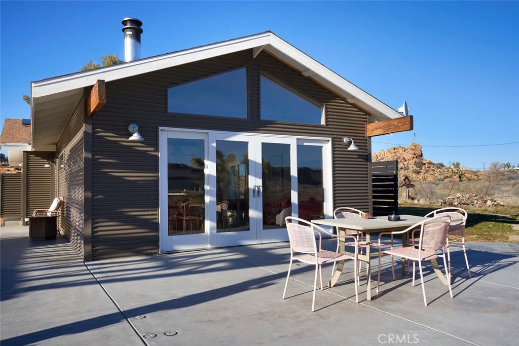 52733 Oak Dr, Pioneertown, CA 92268