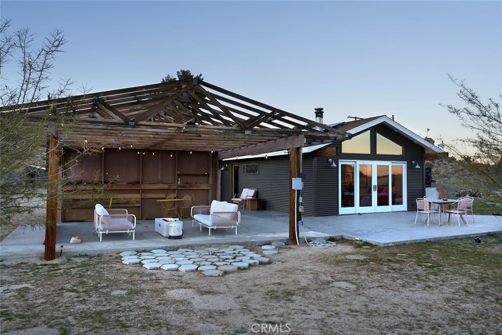 52733 Oak Dr, Pioneertown, CA 92268