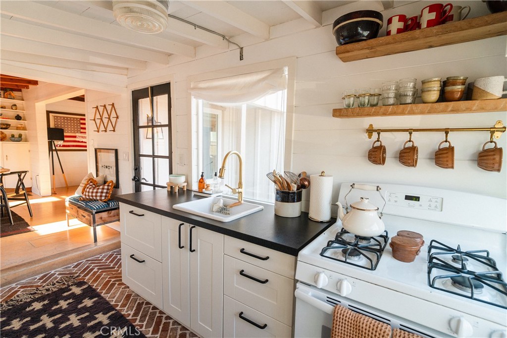 2810 Painted Post Pass, Pioneertown, CA 92268