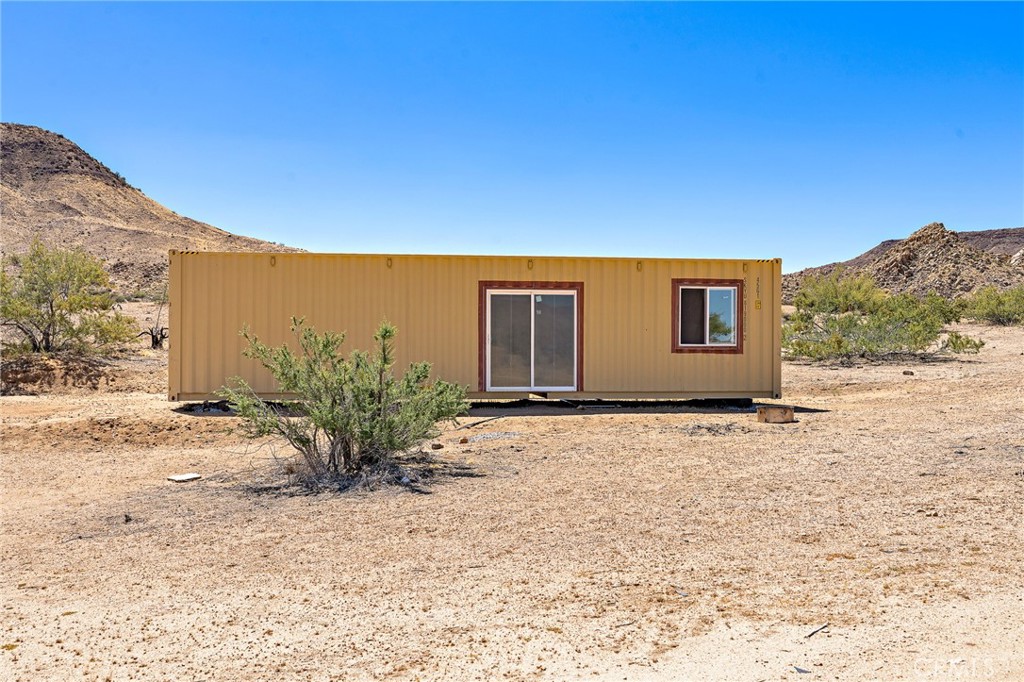 1111 Saratoga, Pioneertown, CA 92268