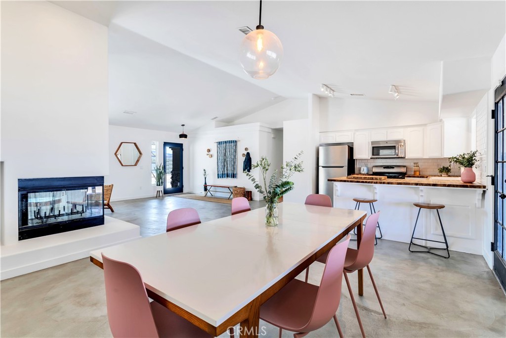 5415 Red Ryder Rd, Pioneertown, CA 92268